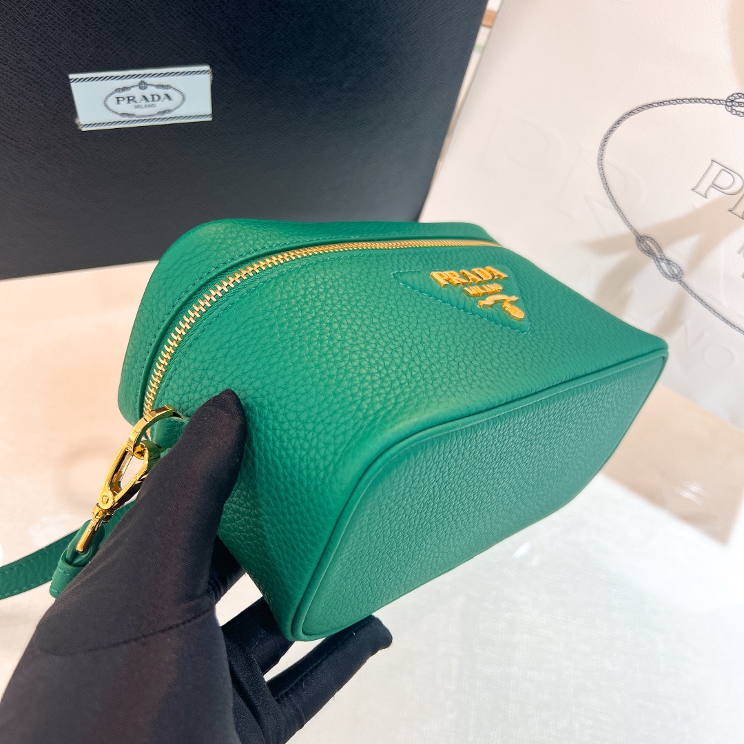 handbags prada 1BH202 18*11.5*7.5 - vstockx