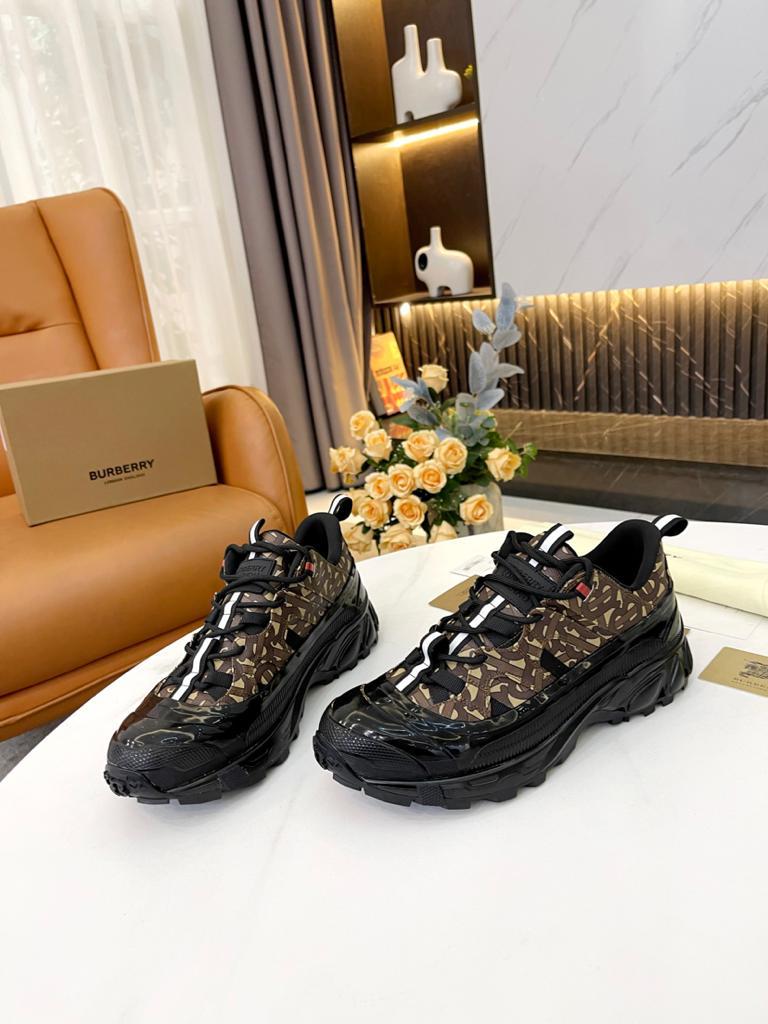 Burberry Arthur Monogram Print Black Bridle Brown - vstockx