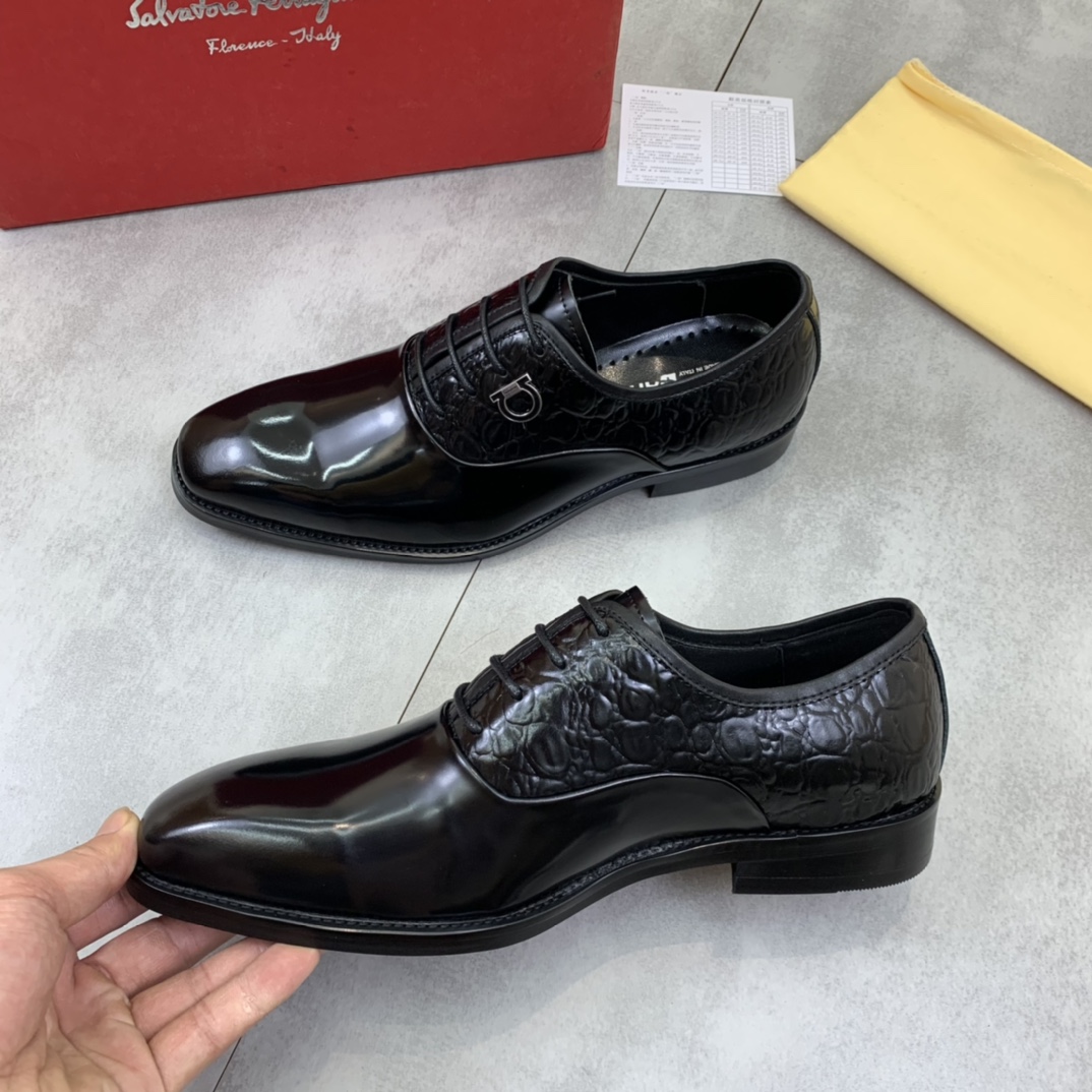 Salvatore Ferragamo Boots 12 - vstockx