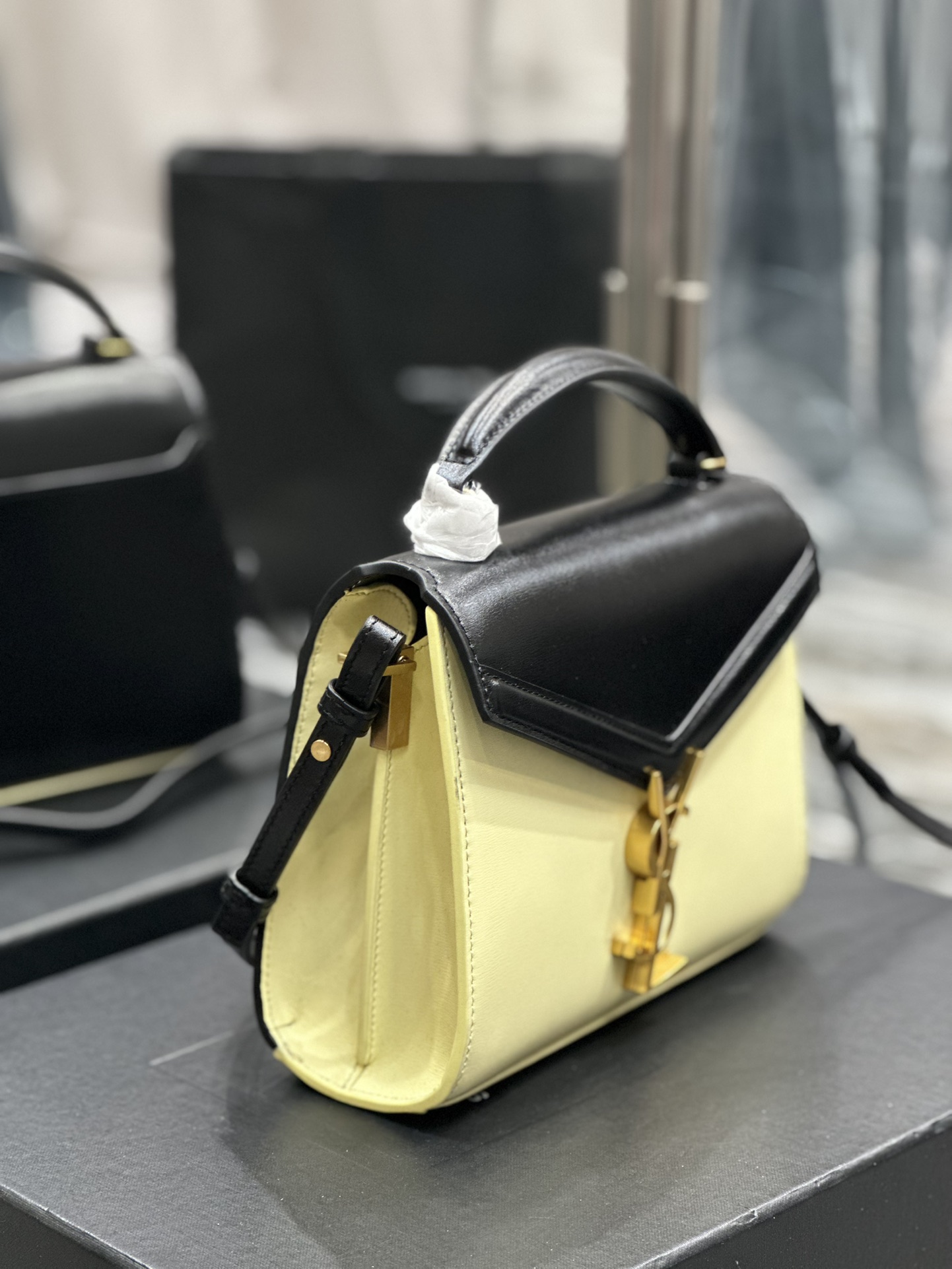 Handbags SAINT LAURENT 602716 size 20  16  7.5 cm - vstockx