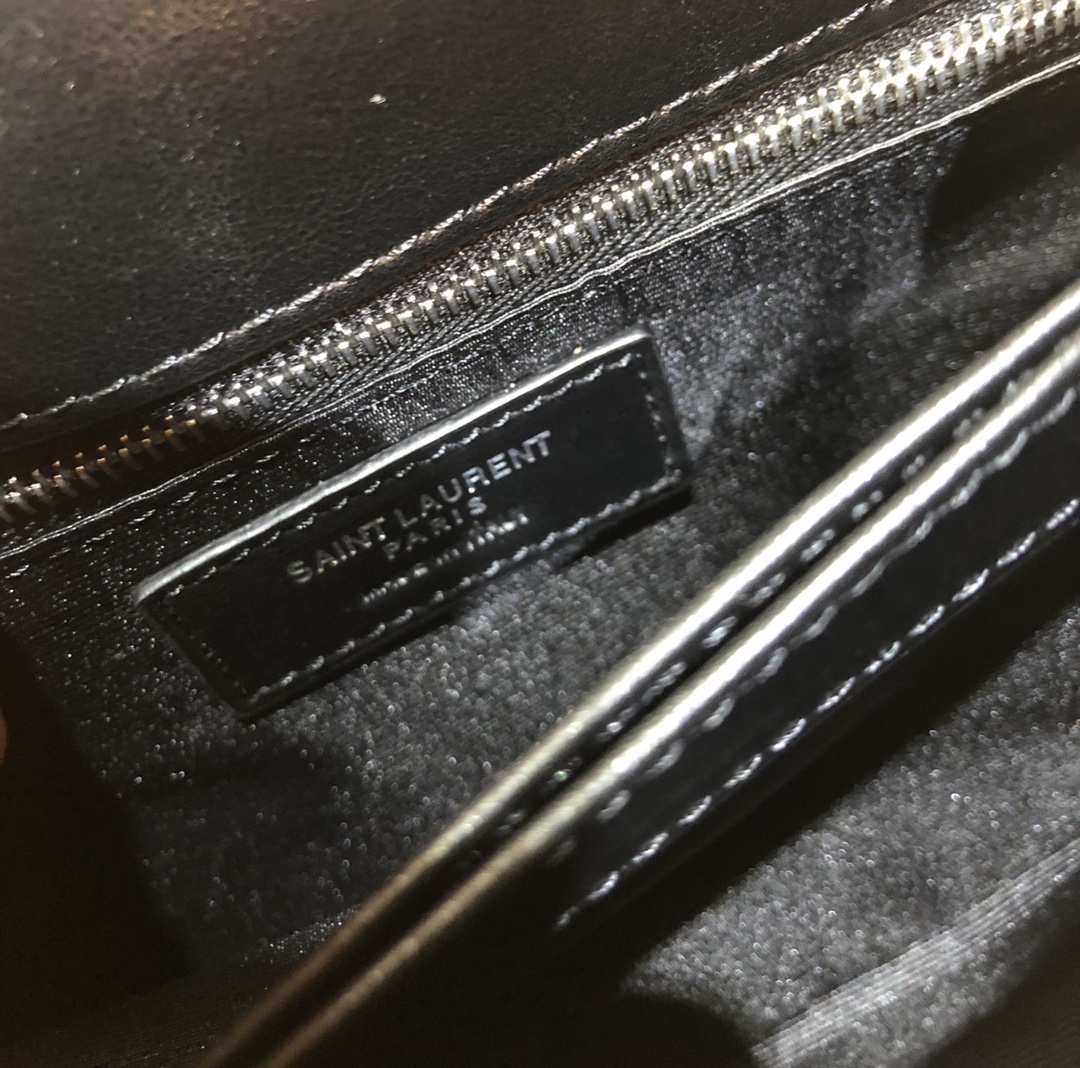 Handbags SAINT LAURENT 467072 size 20X14X7 cm - vstockx