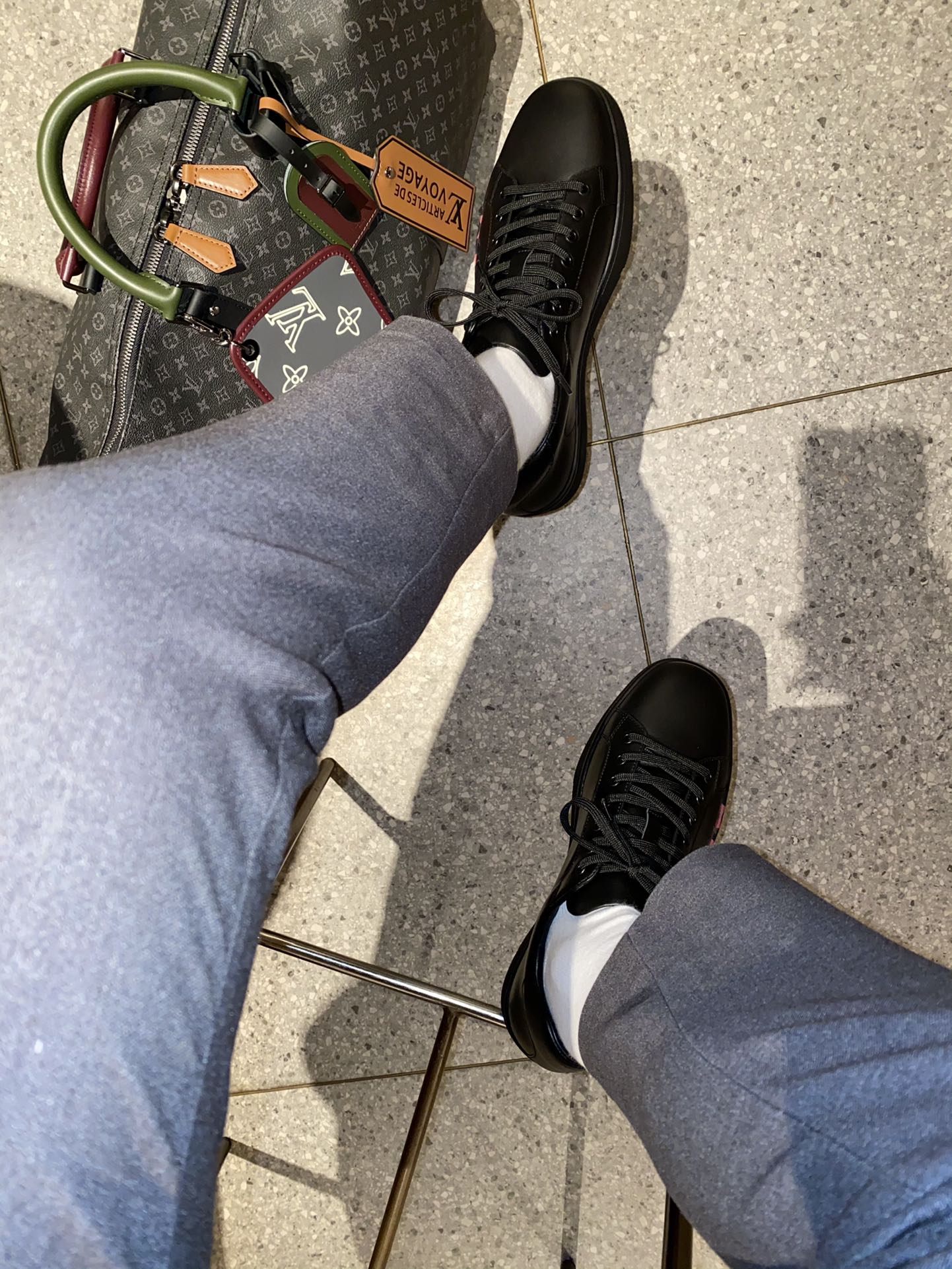 Christian Louboutin Low Top Sneakers 3 - vstockx