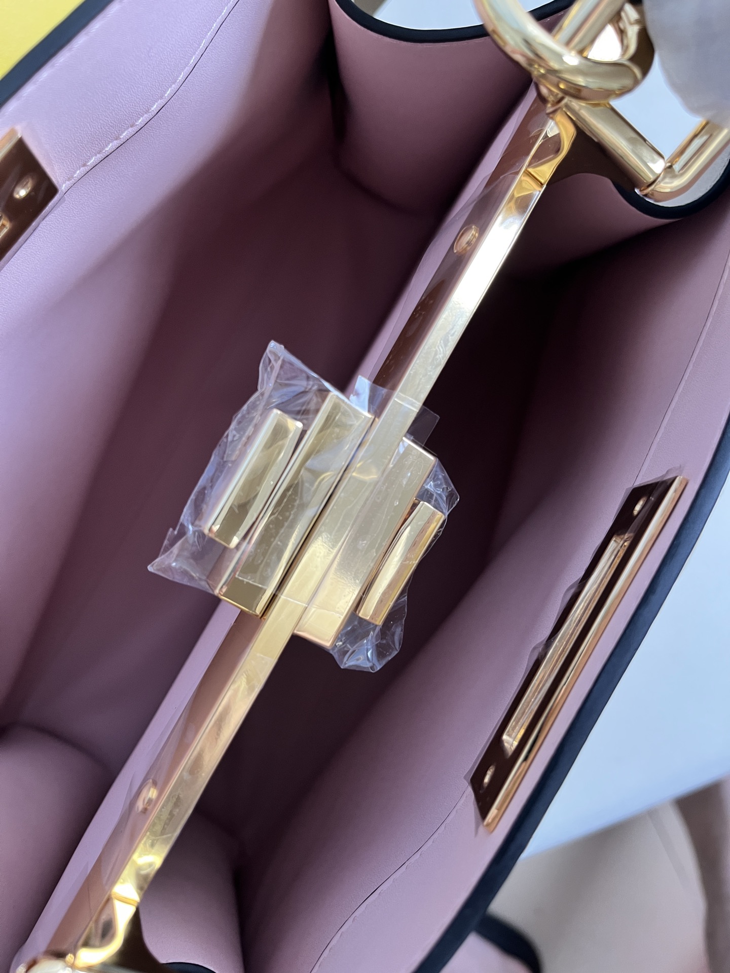 handbags FENDI 0230 size:25.5*33.5*13cm - vstockx