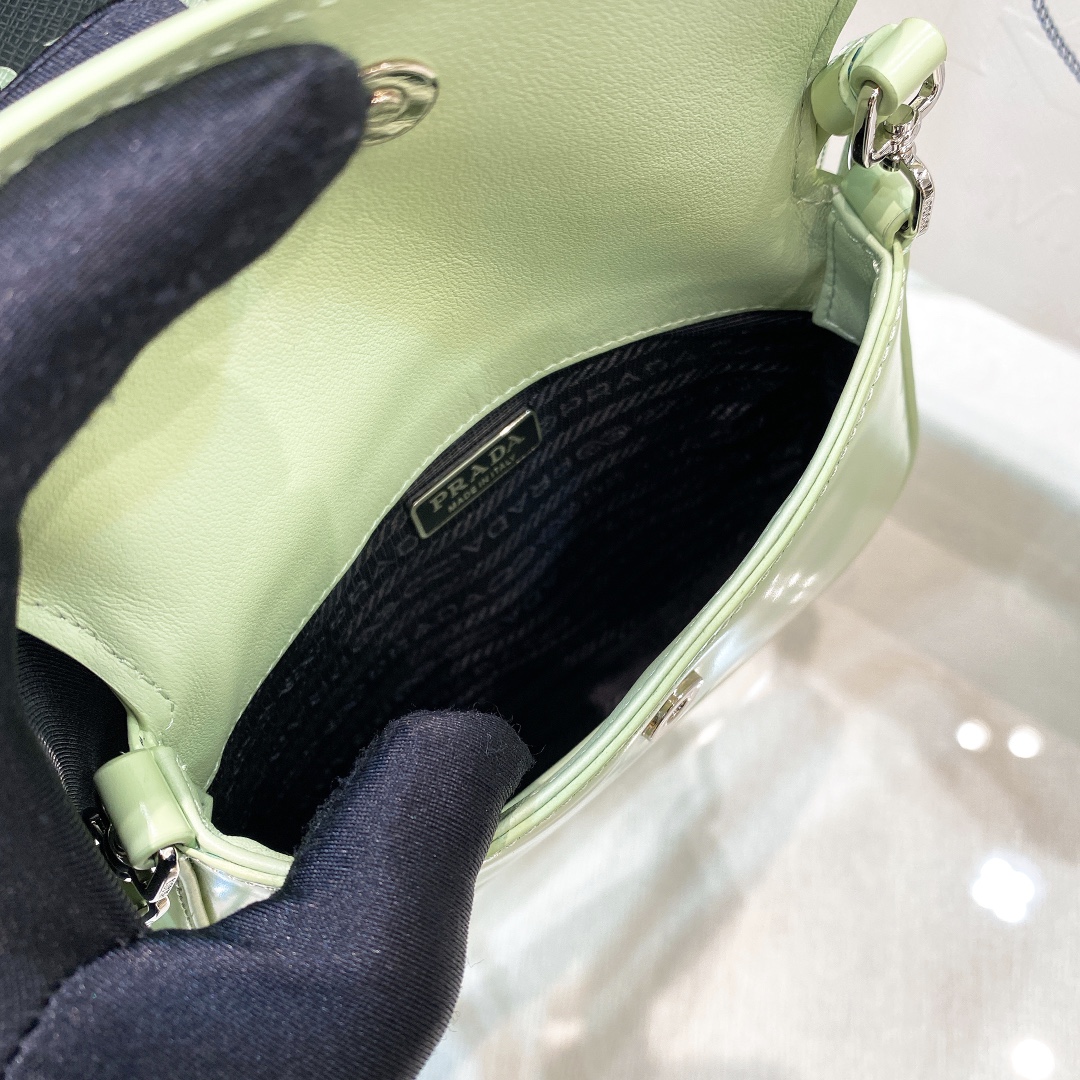 handbags prada 1BH188 zise ?7*14.5*7cm - vstockx