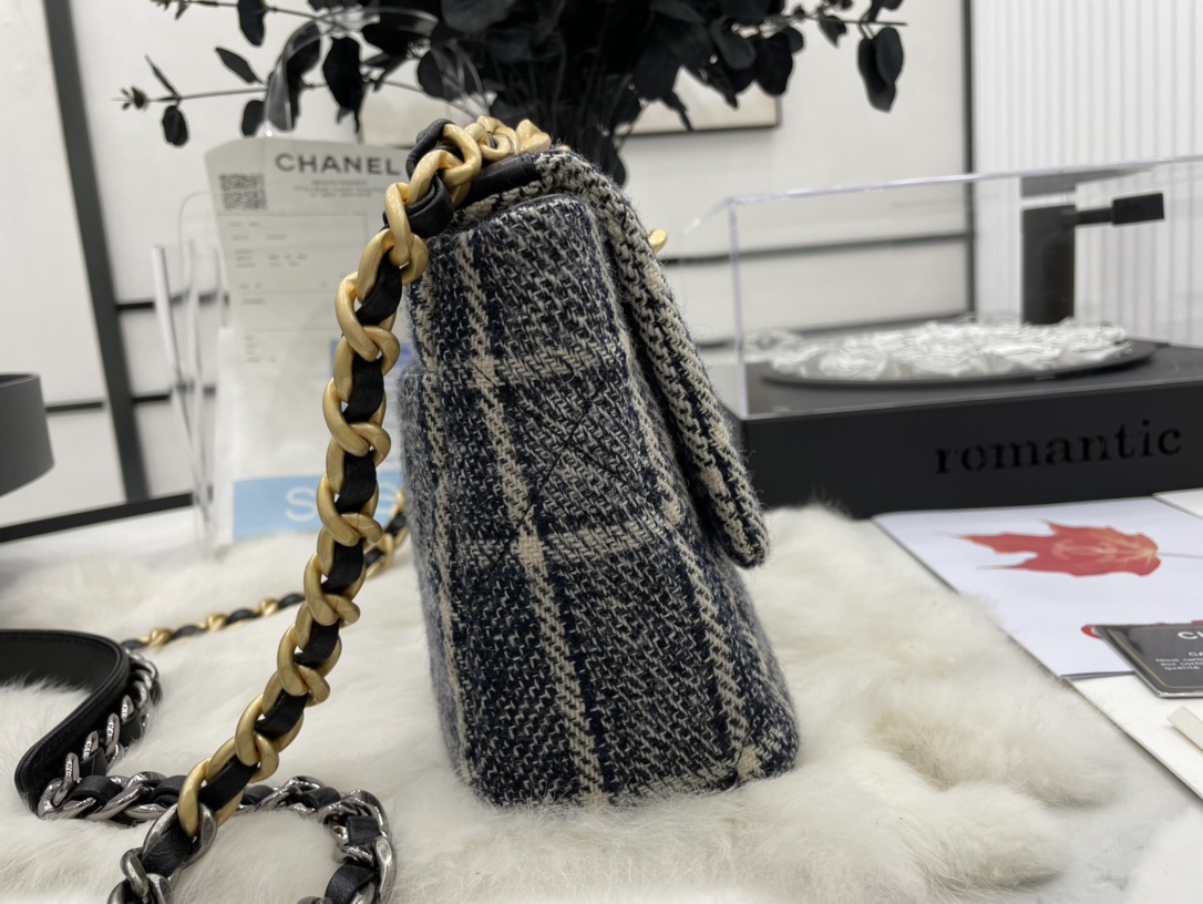 Handbag Chanel AS1160 size 26 cm - vstockx