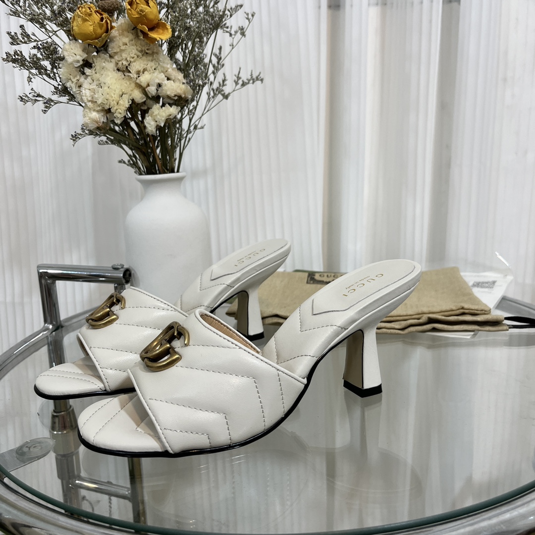 Gucci Women's Double G slide sandal WOMEN 7 - vstockx