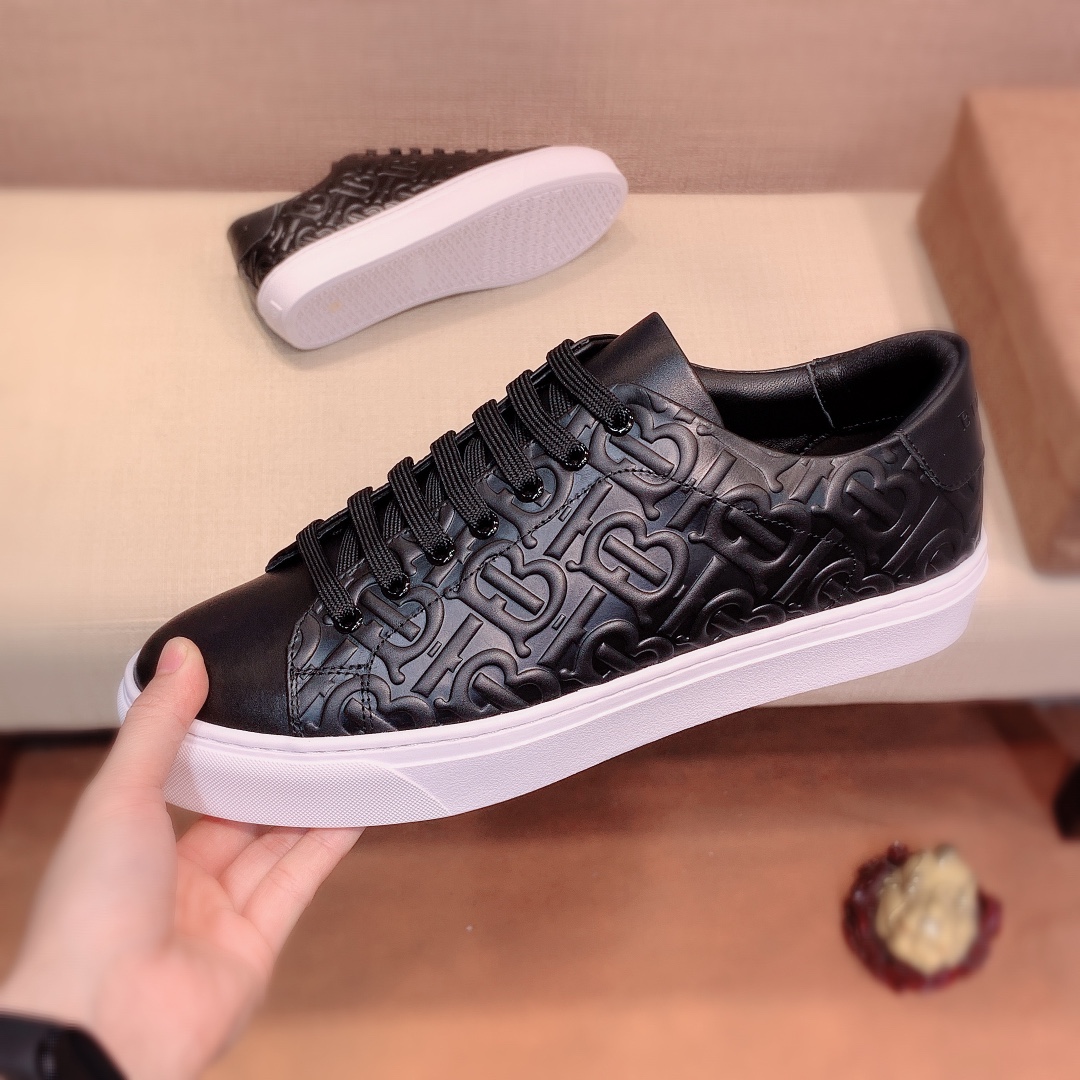 Burberry Perforated Check Sneaker 26 - vstockx