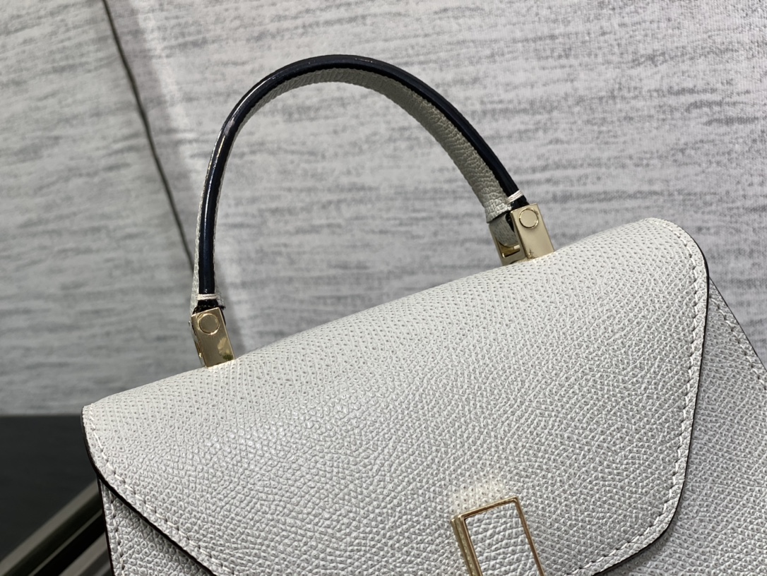 Handbag VALEXTRA size '**' - vstockx