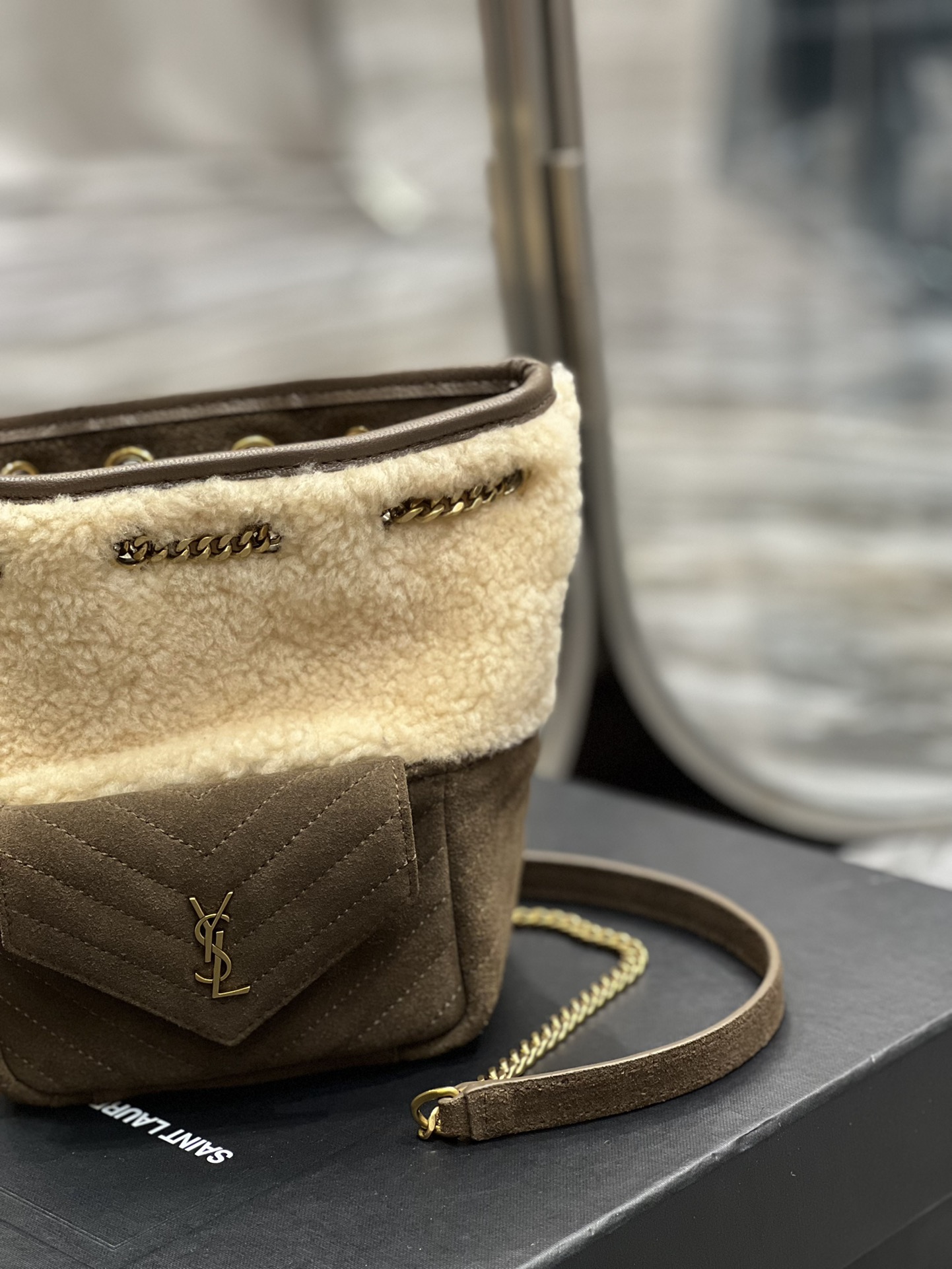 Handbags SAINT LAURENT 631052 size 19x13x13 cm - vstockx