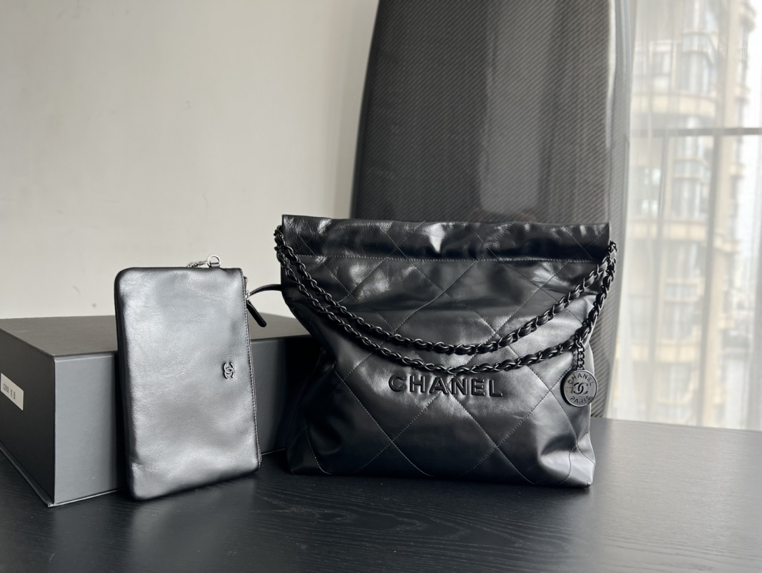 Handbag Chanel size 35cmx37cmx7 cm - vstockx