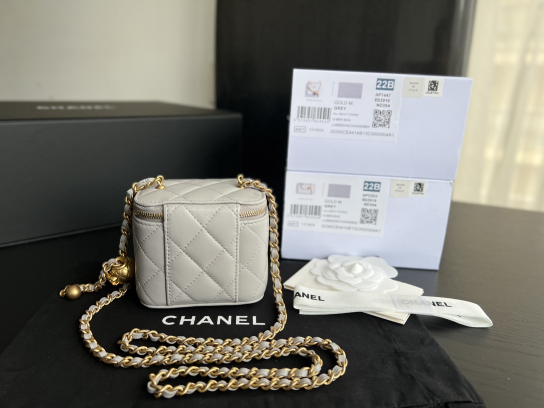 Handbag Chanel AP1447 size 8.5cmx11cmx7 cm - vstockx