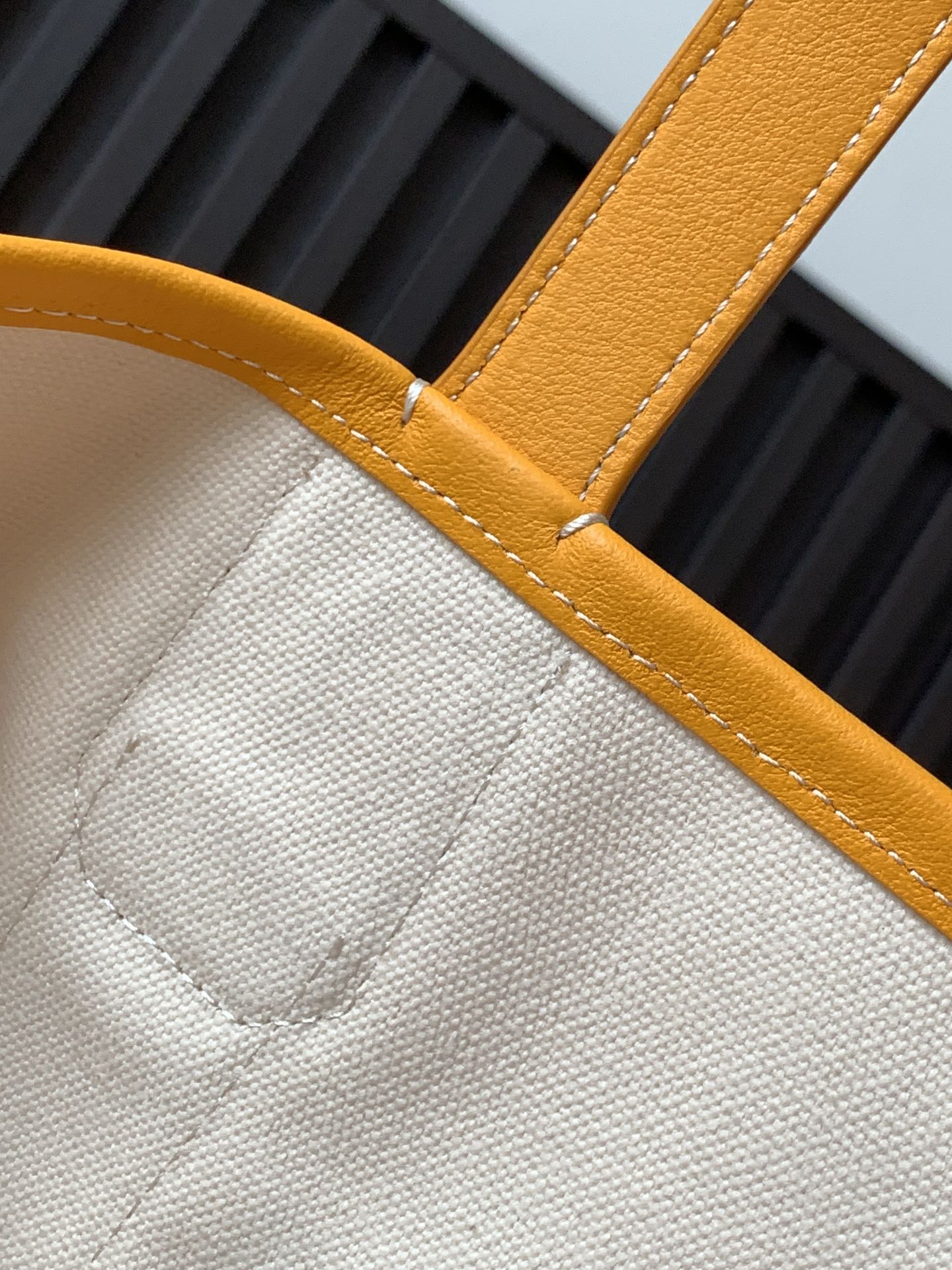 Handbags Goyard VILLETTE 020197 size:32*15*45 cm - vstockx