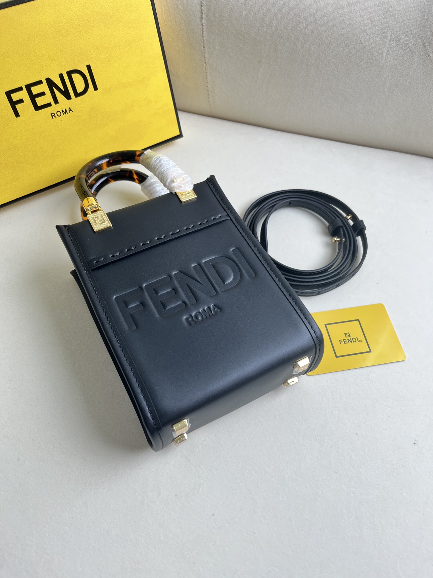 handbags FENDI 208 size:18*13*6.5- - vstockx