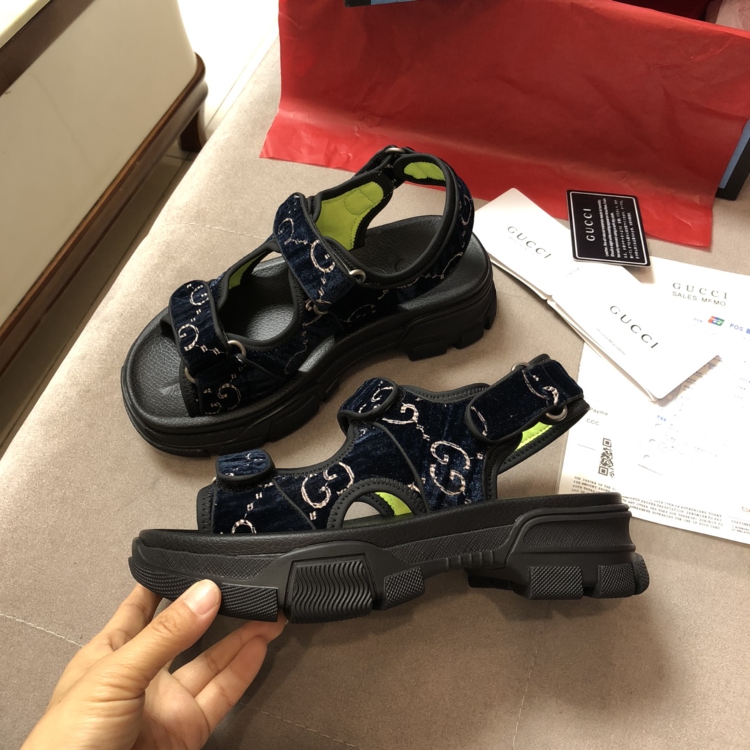 Gucci Leather espadrille with Double G WOMEN 1 - vstockx