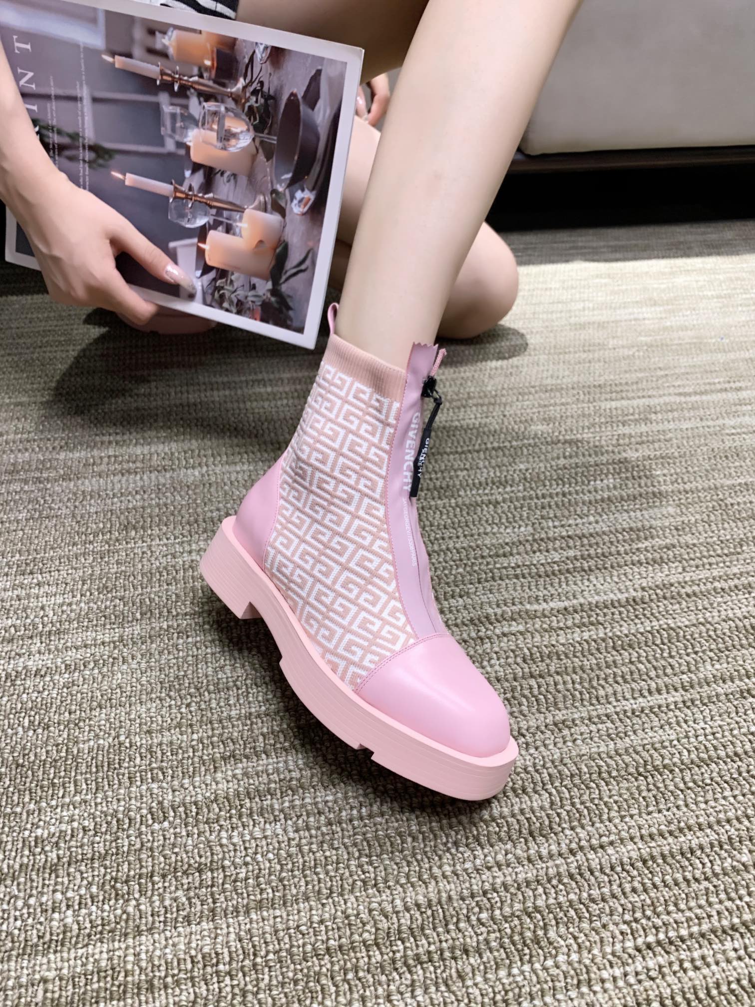 Givenchy Boots 15 - vstockx