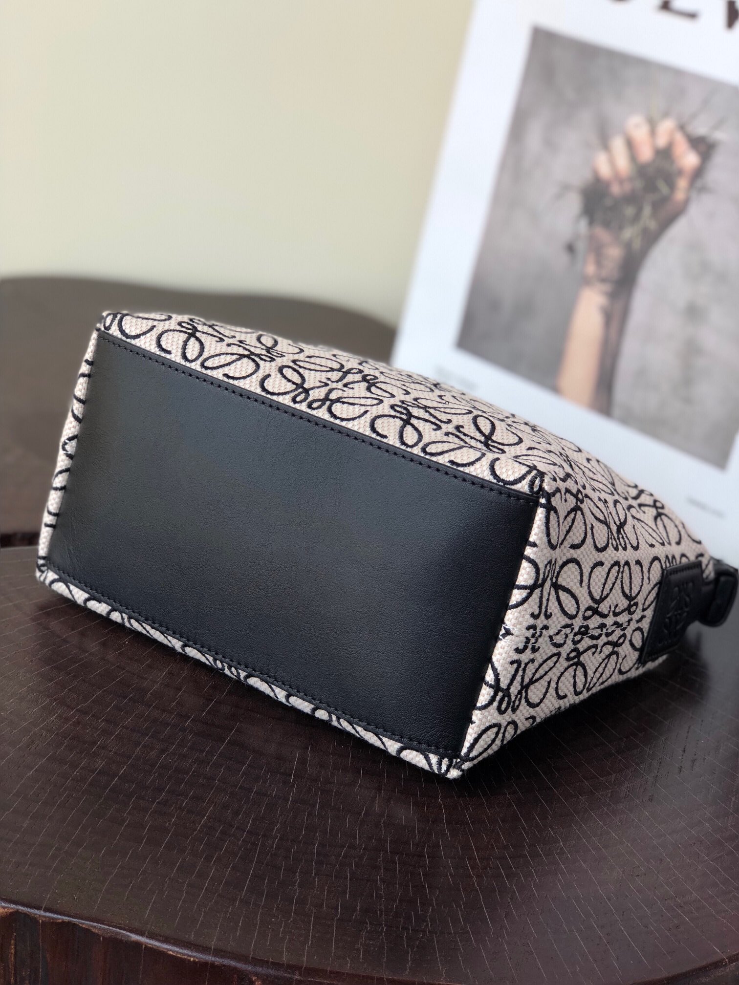 Handbags LOEWE  size:21-12-12.5 cm - vstockx