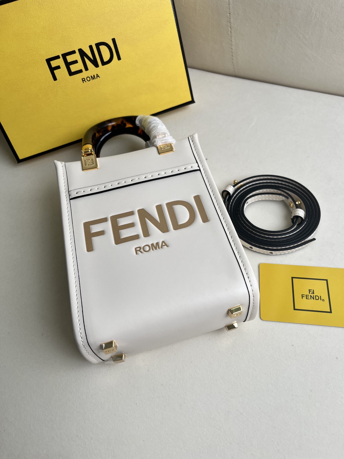 handbags FENDI 208 size:18*13*6.5 - vstockx