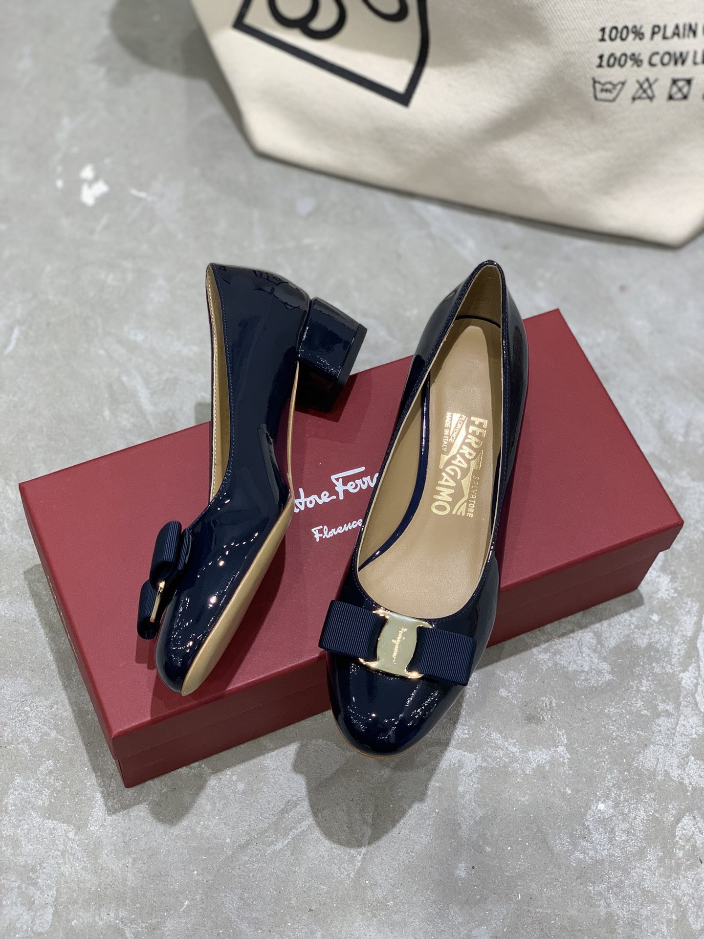 Salvatore Ferragamo Heel 6 - vstockx