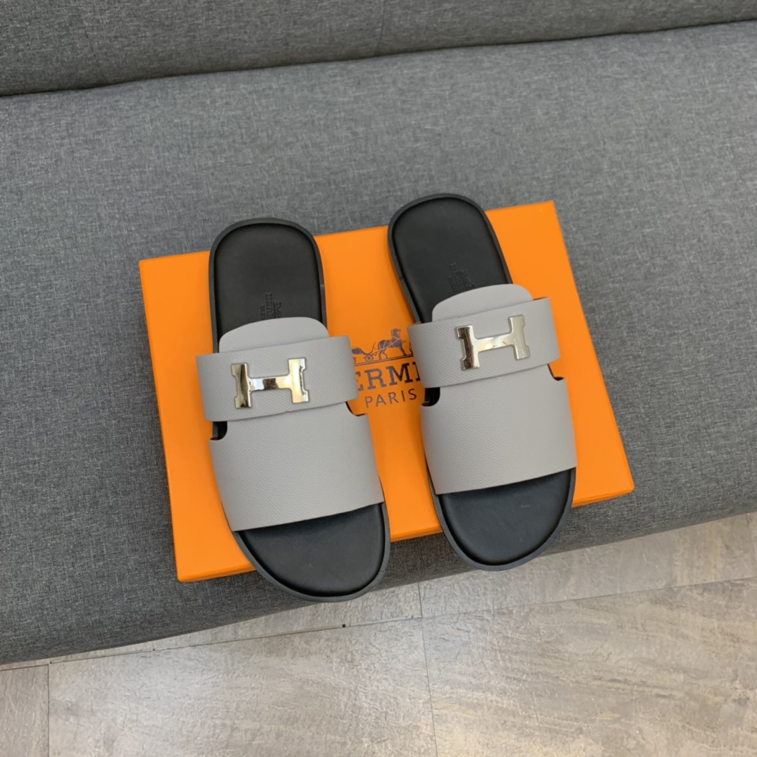 Hermes Sandals 31 - vstockx