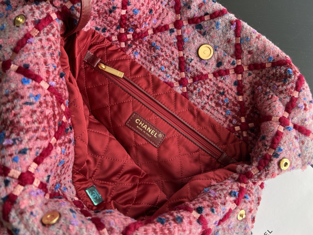 Handbag Chanel 3261 size 39cmx42cmx8 cm - vstockx