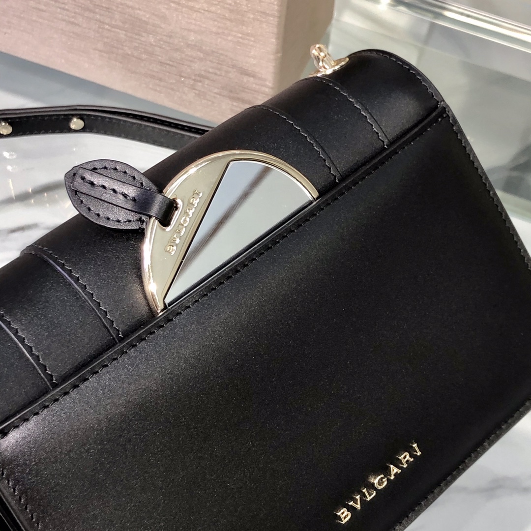 Handbags Bvlgari 9676 size:19*13*7 cm - vstockx