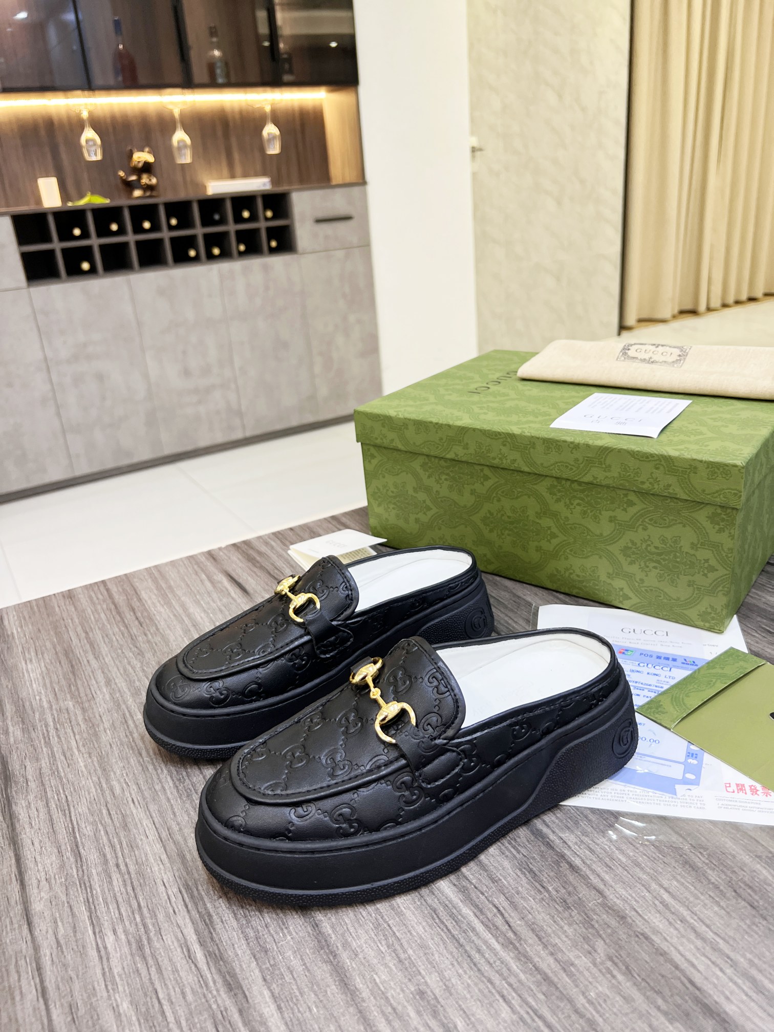 Gucci Women's WOMEN 6 - vstockx