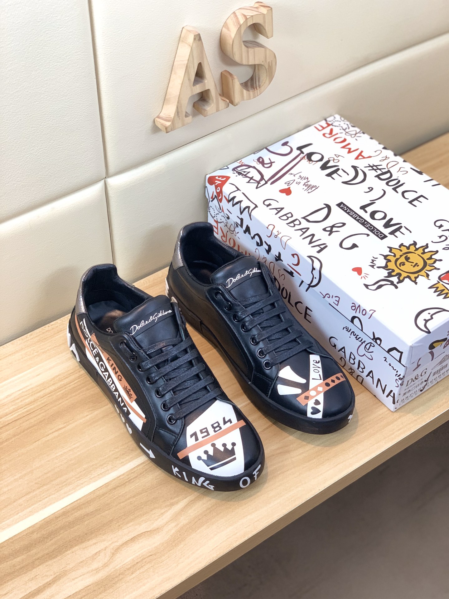 Dolce & Gabbana Low Tops Sneakers 124 - vstockx