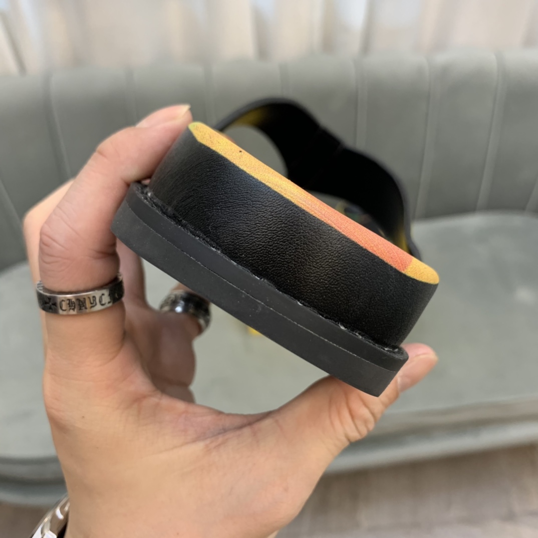 Fendi Slides 2 - vstockx