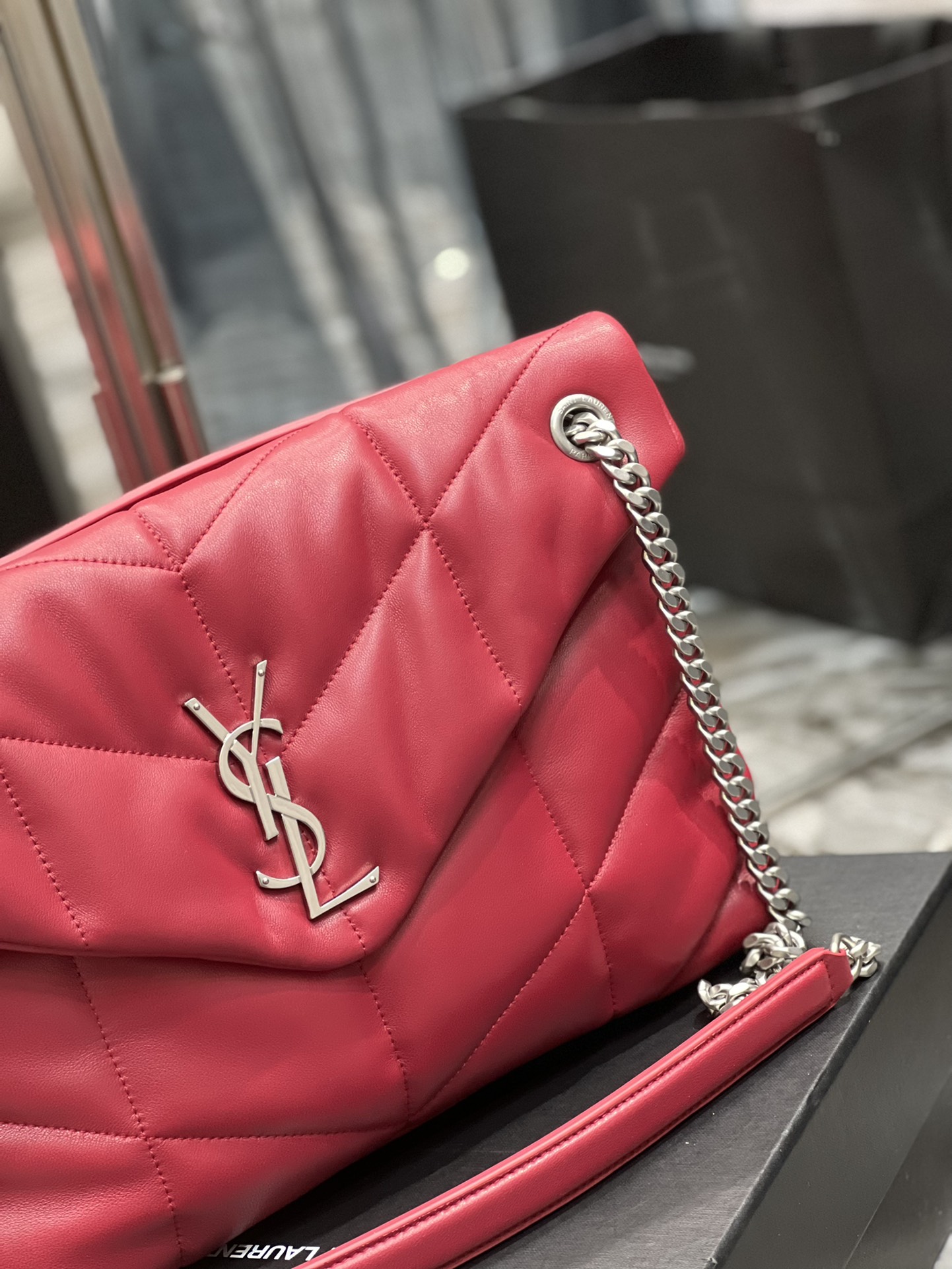 Handbags SAINT LAURENT 577475 size 35x23x13.5 cm - vstockx