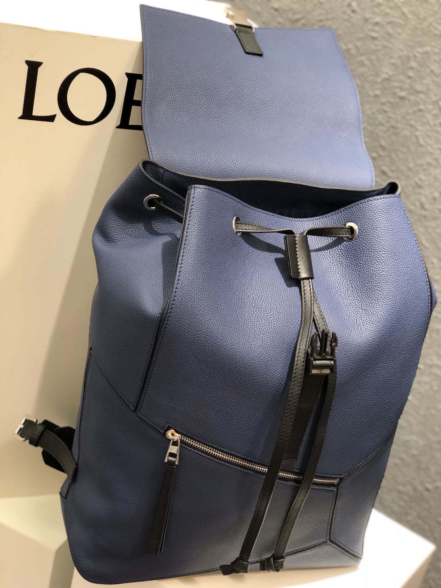 Handbags LOEWE ykk size:33x44.5x19 cm - vstockx