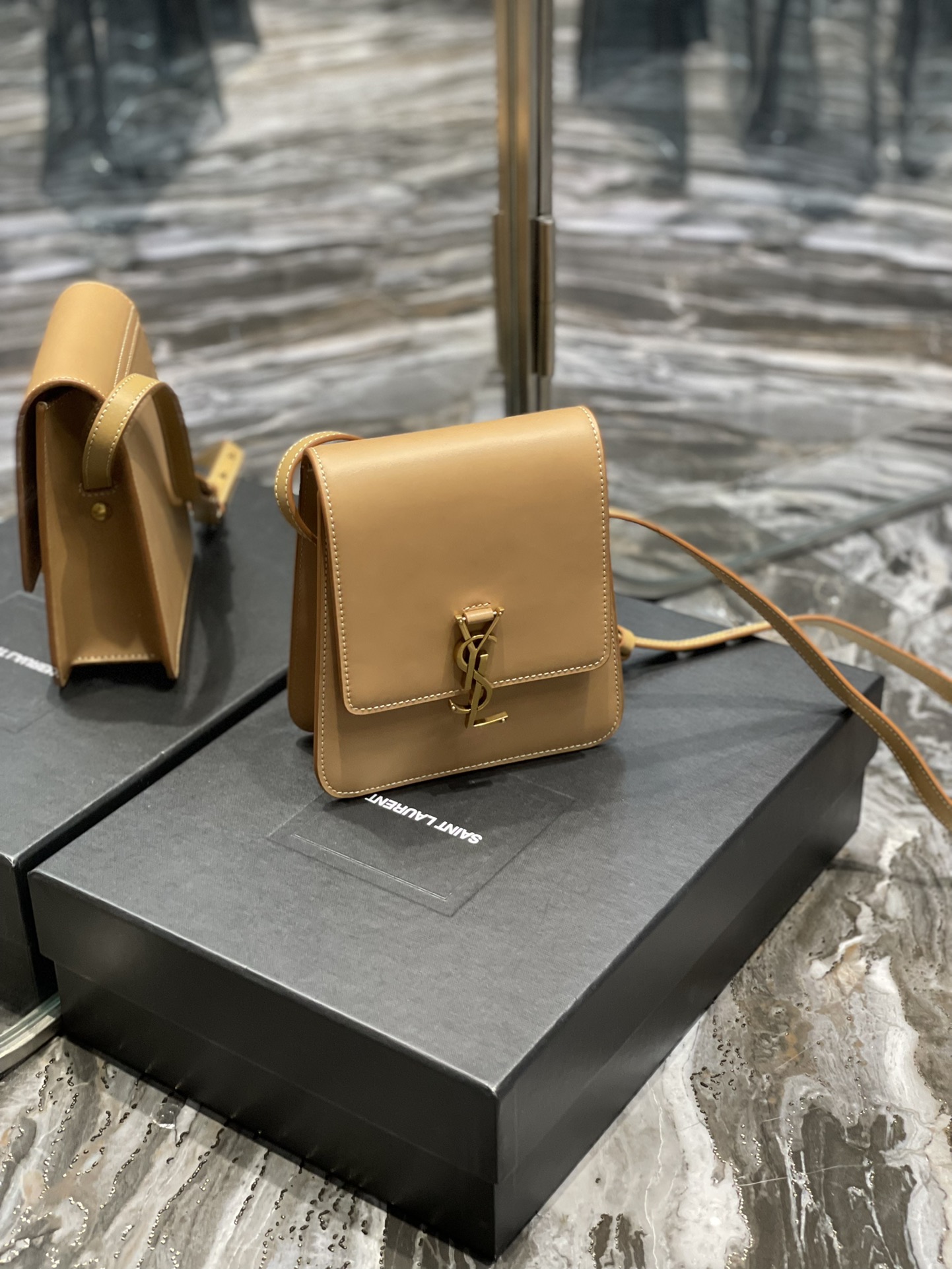 Handbags SAINT LAURENT 668809 size 16  18x6 cm - vstockx
