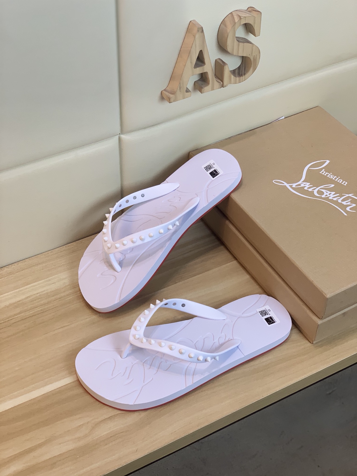 Christian Louboutin Loubi Flip Flat 3 - vstockx