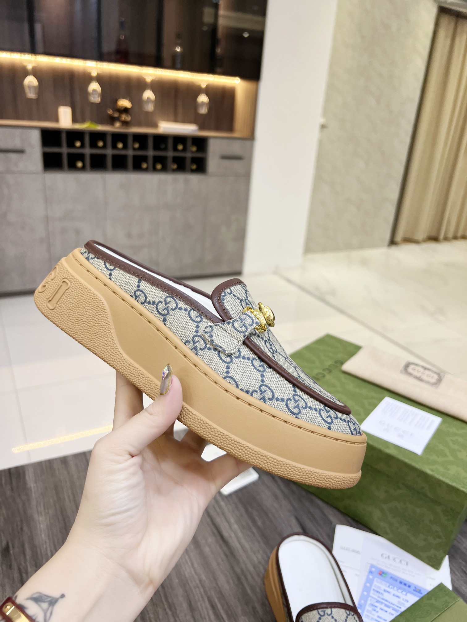 Gucci Women's WOMEN 6 - vstockx