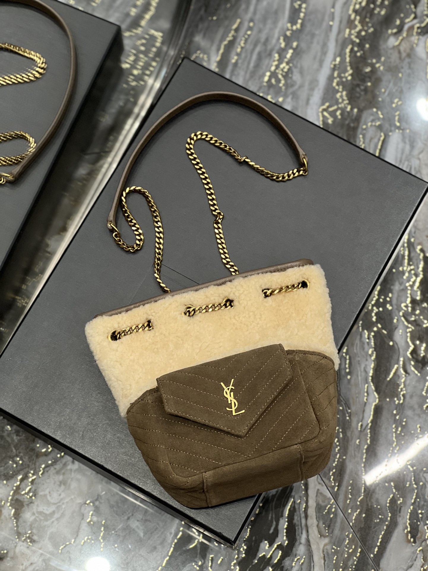 Handbags SAINT LAURENT 631052 size 19x13x13 cm - vstockx