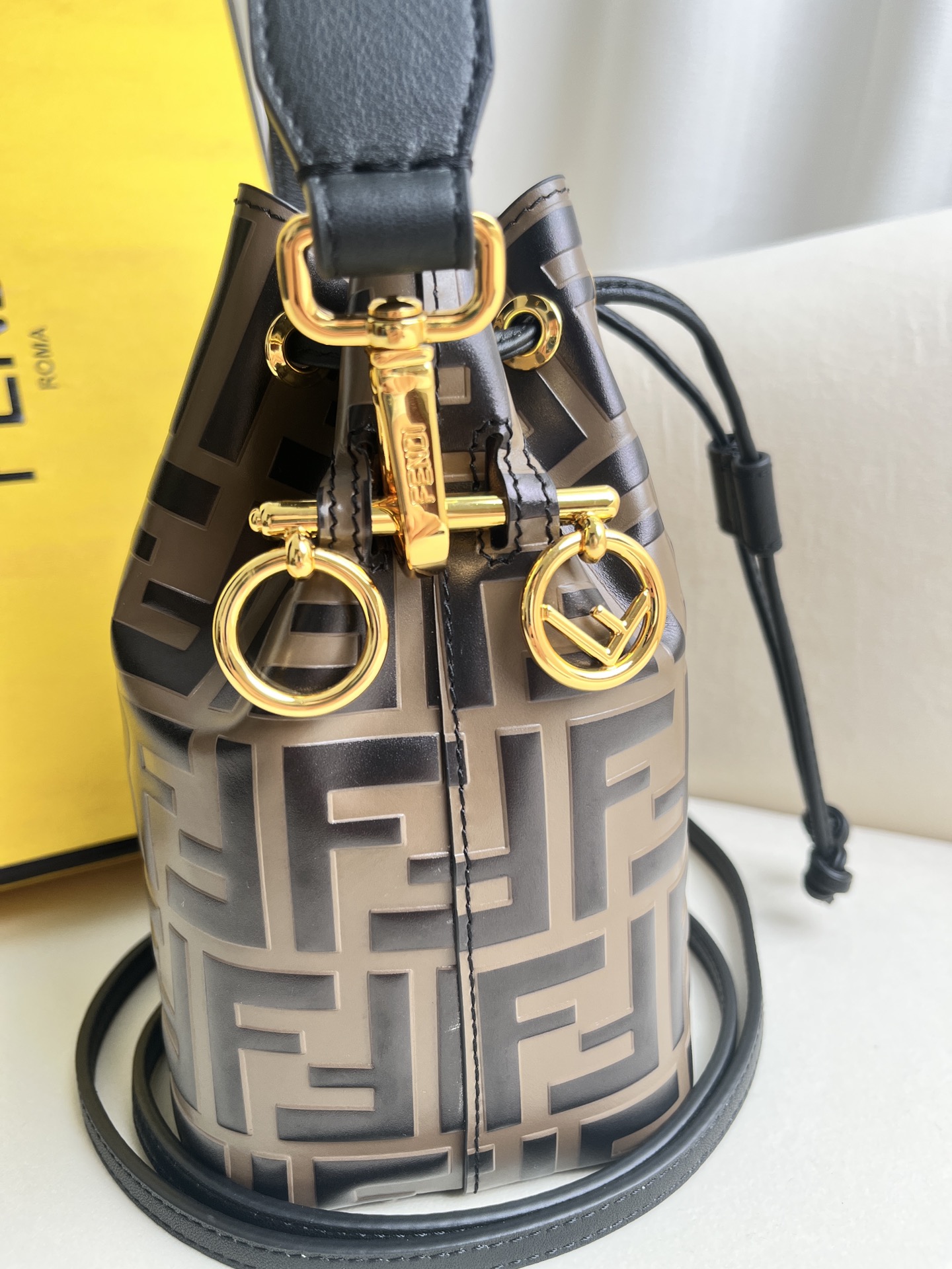 handbags FENDI 52021 size:18*12*10cm - vstockx