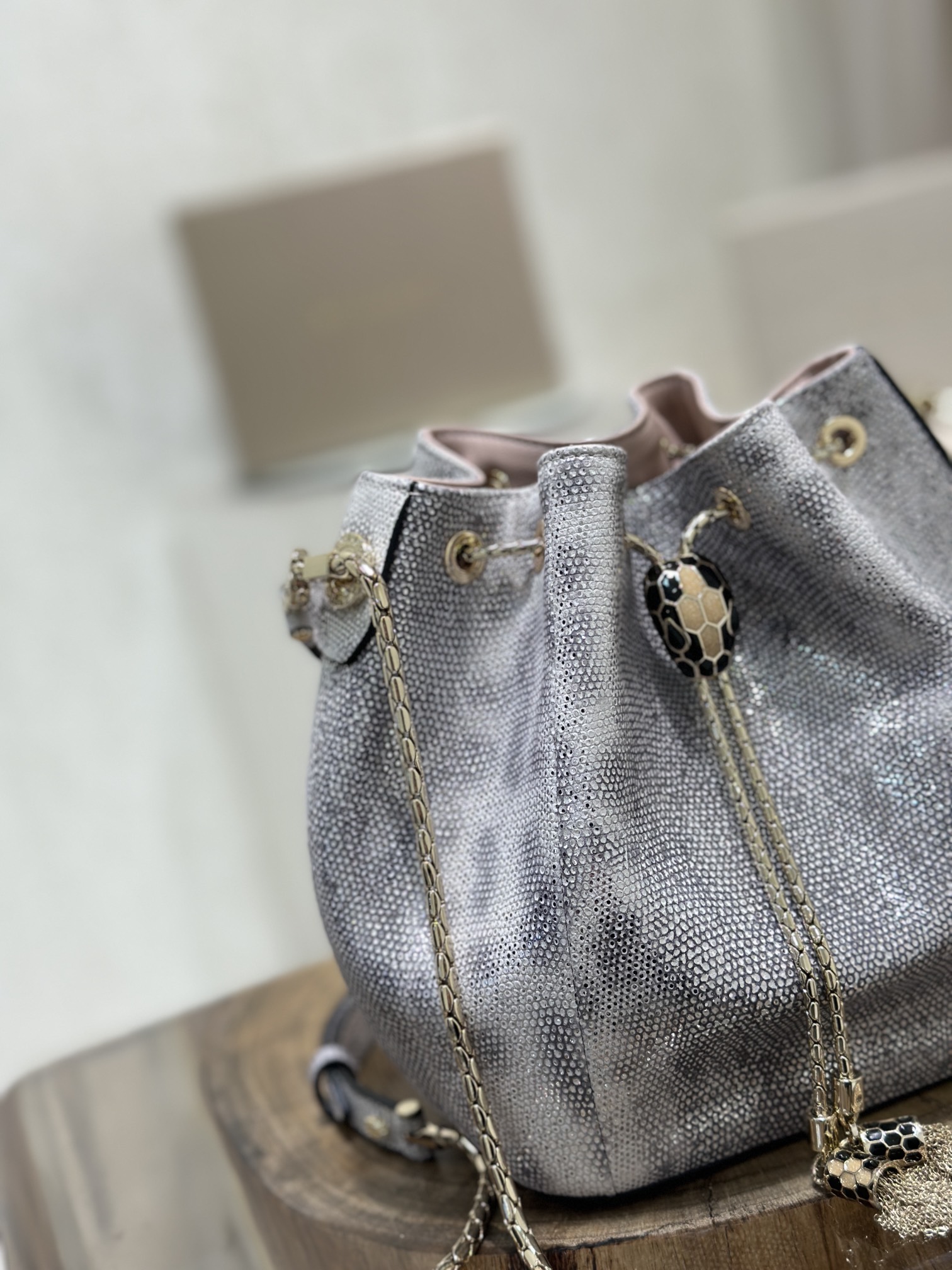 Handbags Bvlgari 287614 size:16*19*11 cm - vstockx