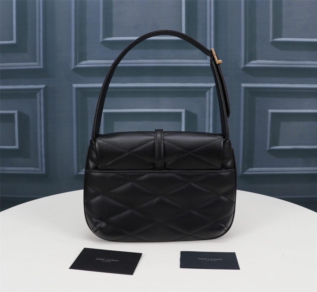 Handbags SAINT LAURENT 698567 size 24x18x5.5 cm - vstockx