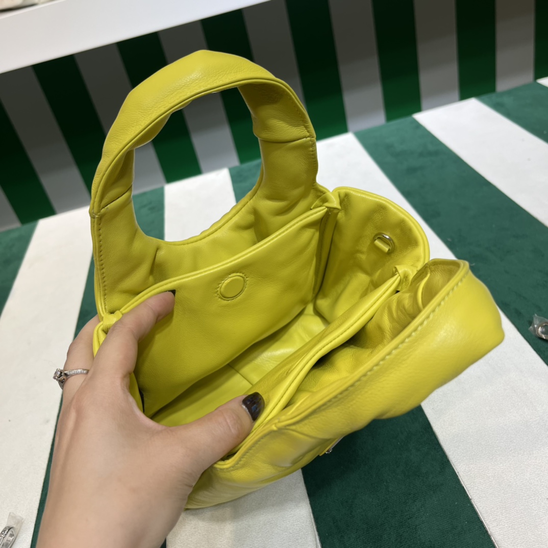 Handbags Prada 1BA359 size:15.5*10*18 cm - vstockx