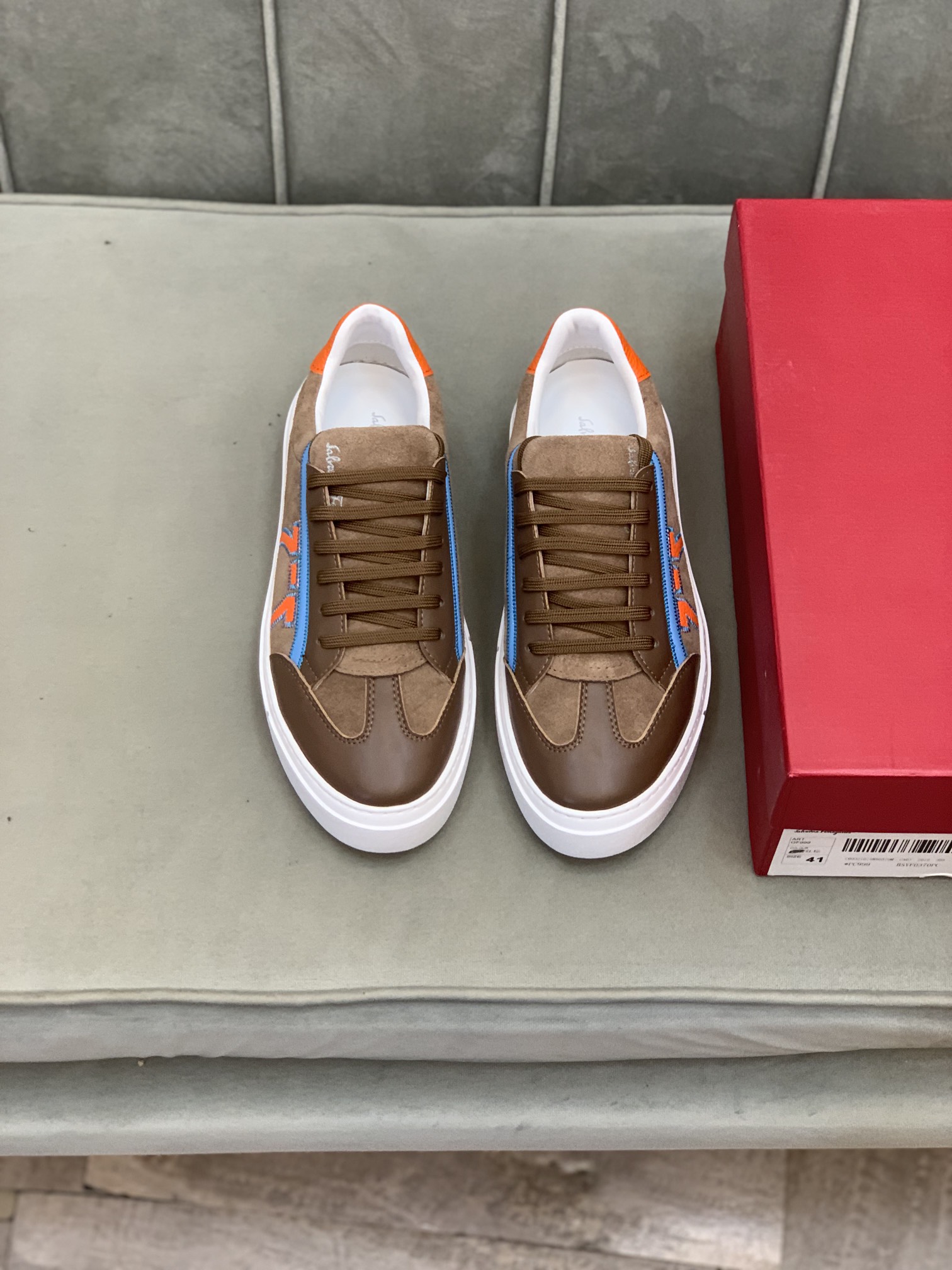 Salvatore Ferragamo Gancini Sneaker 13 - vstockx