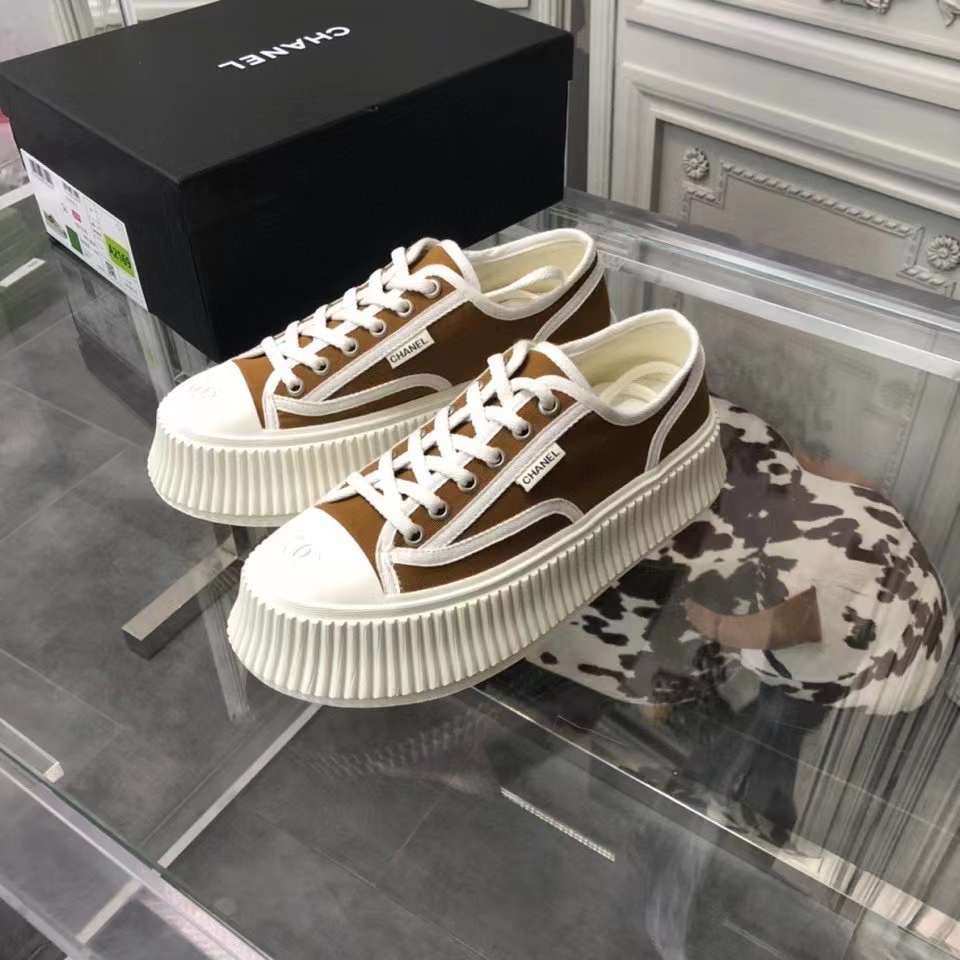 Chanel Platform Sneaker 30 - vstockx