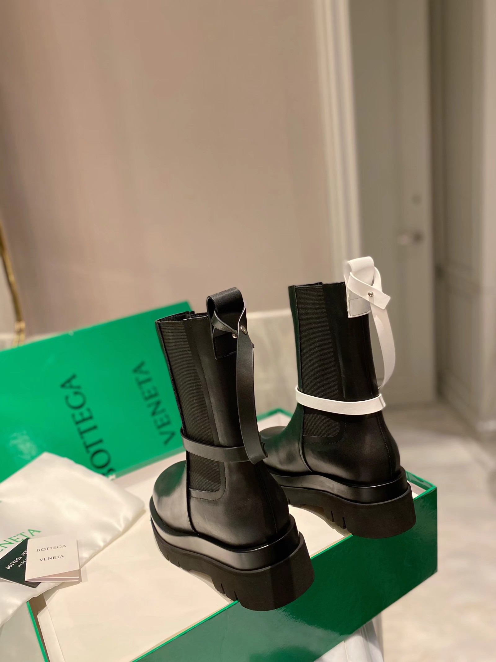 Bottega Veneta Boots 31 - vstockx