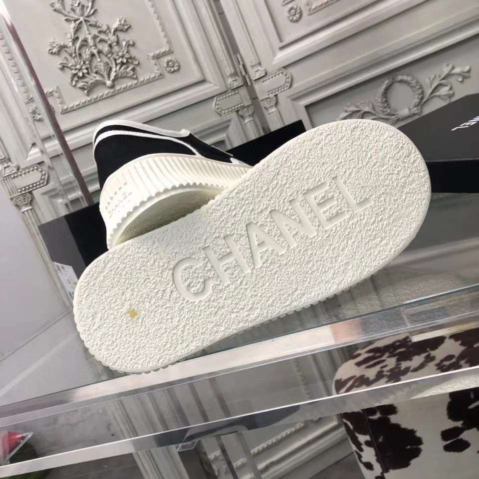 Chanel Platform Sneaker 26 - vstockx