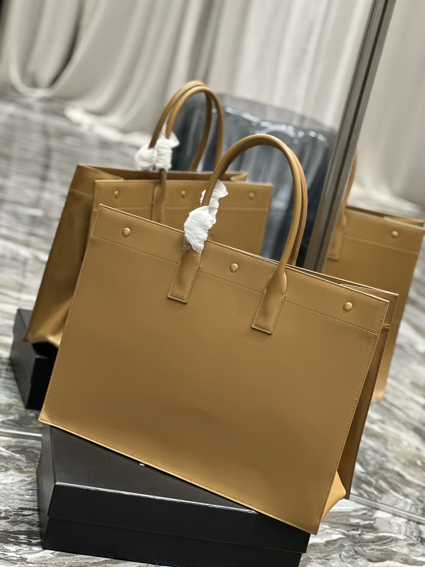 Handbags SAINT LAURENT 509415 size 48x36x16 cm - vstockx