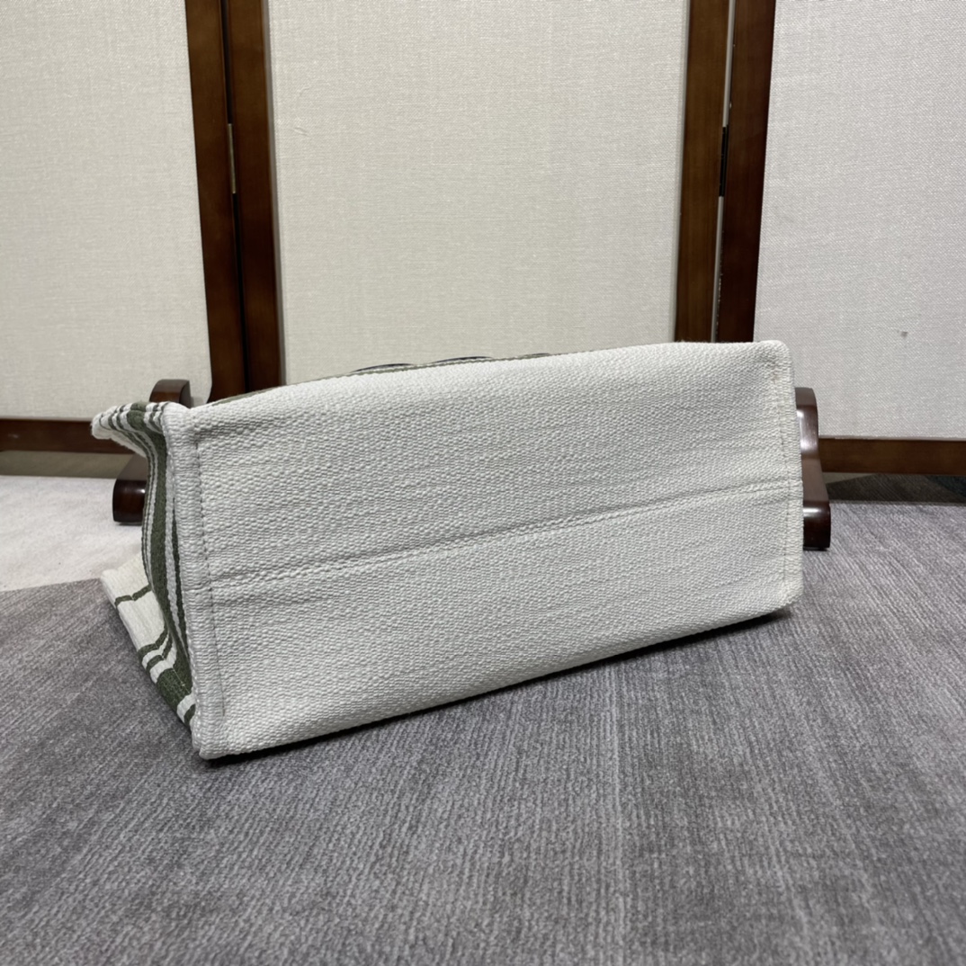 Handbags Coach CABAS THAIS 196762 size:41 X 28 X 17 cm - vstockx