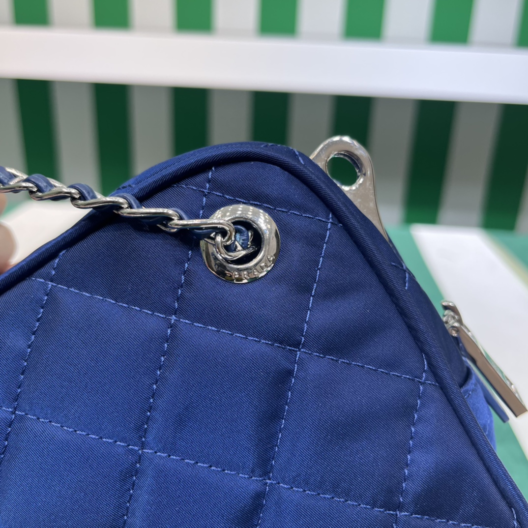 Handbags Prada 1BH910 size:21.5*15*6 cm - vstockx