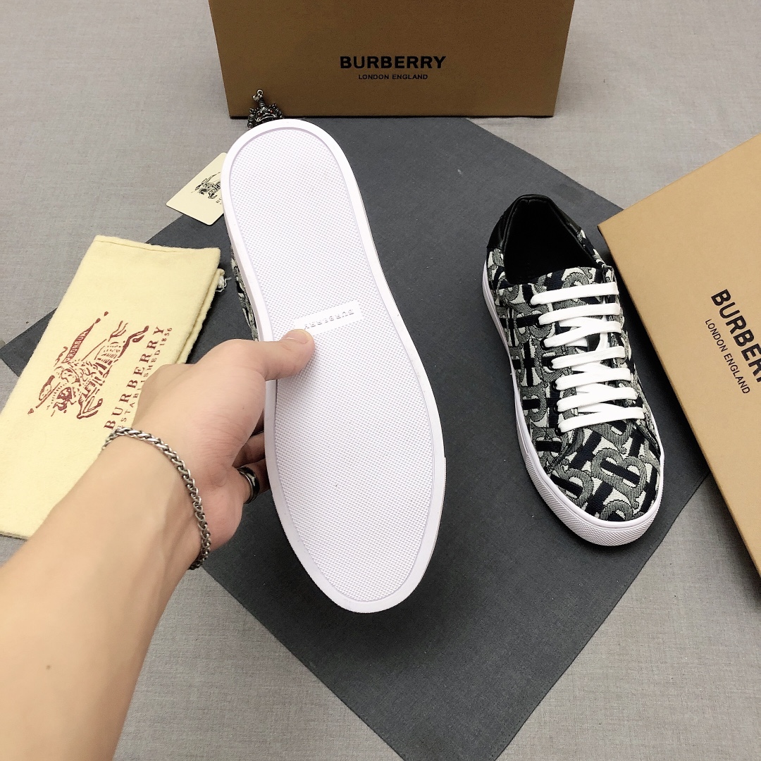Burberry Perforated Check Sneaker 5 - vstockx