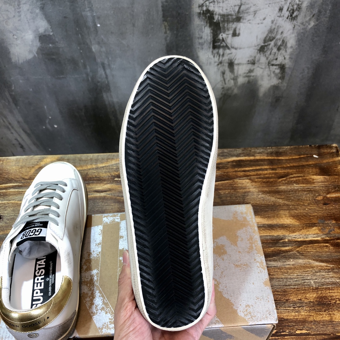 Golden Goose Superstar distressed-finish sneakers 13 - vstockx