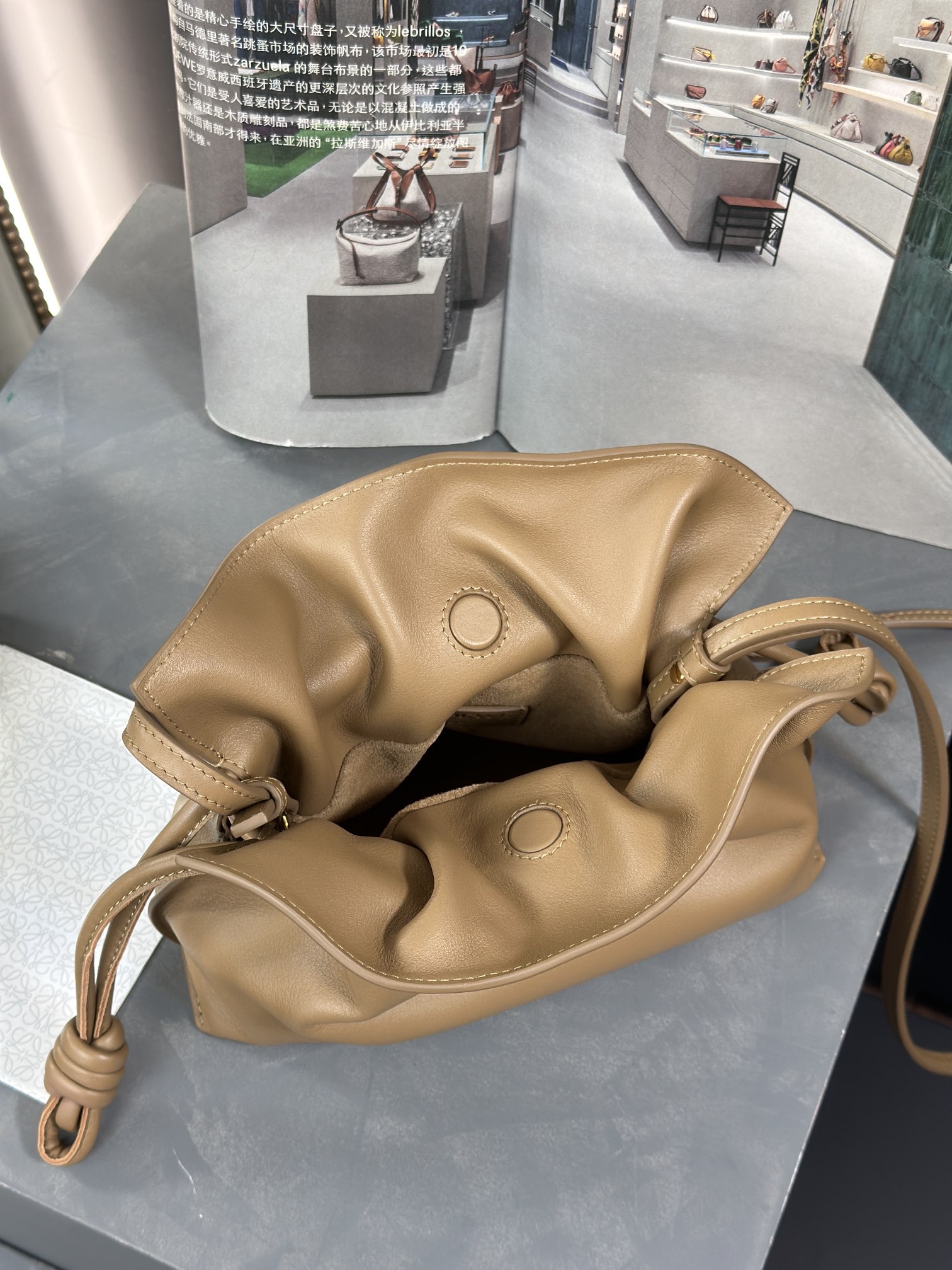 Handbags LOEWE mini flamenco clutch size:22.5-18-9 cm - vstockx