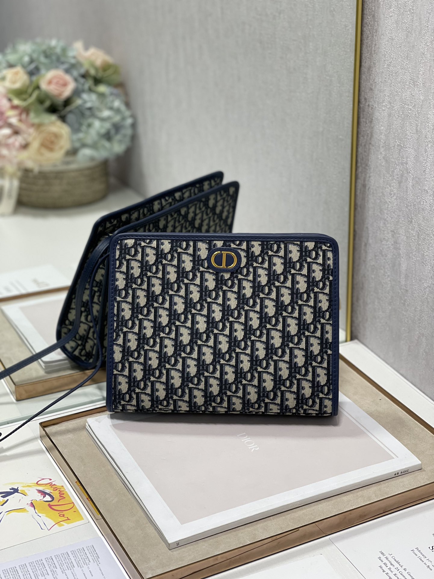 Handbag Dior 2276 size 26  20  5.5 cm - vstockx