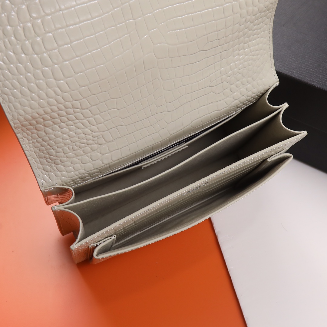 Handbags SAINT LAURENT 442906 size 22x8x16 cm - vstockx